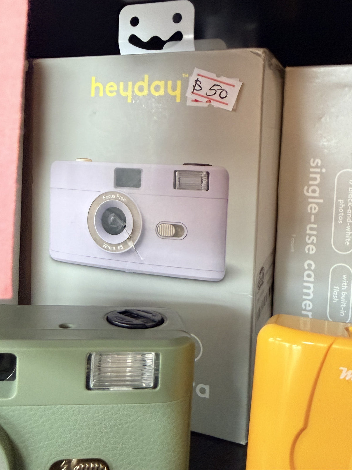 heyday Color Single-Use Camera — Built-in flash