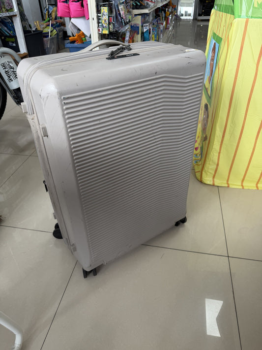 Hard-Shell Spinner Luggage — Silver