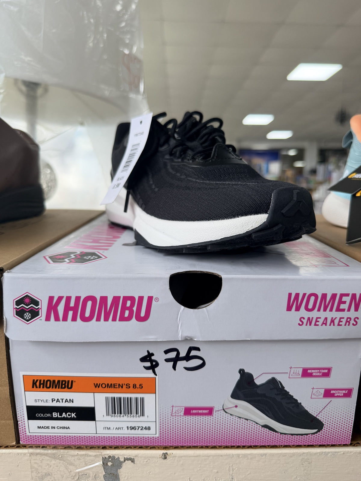 Khombu Patan Women's Sneaker — Black; US women's 8.5