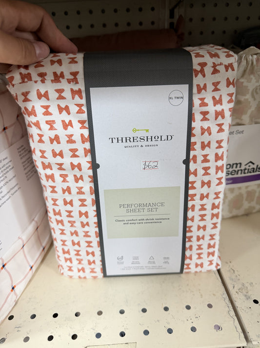 Threshold Performance 400 Thread Count Sheet Set — Twin XL; Orange Bowtie Print